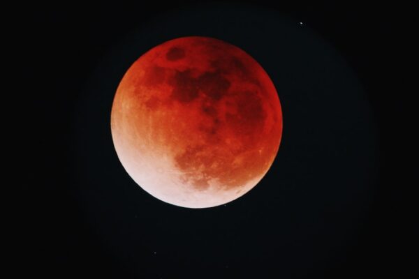 red moobn